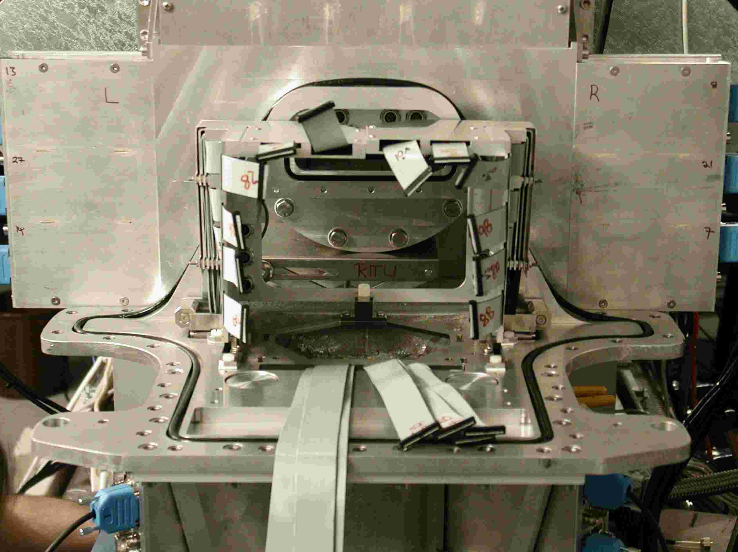 The cables for the DSSD signals